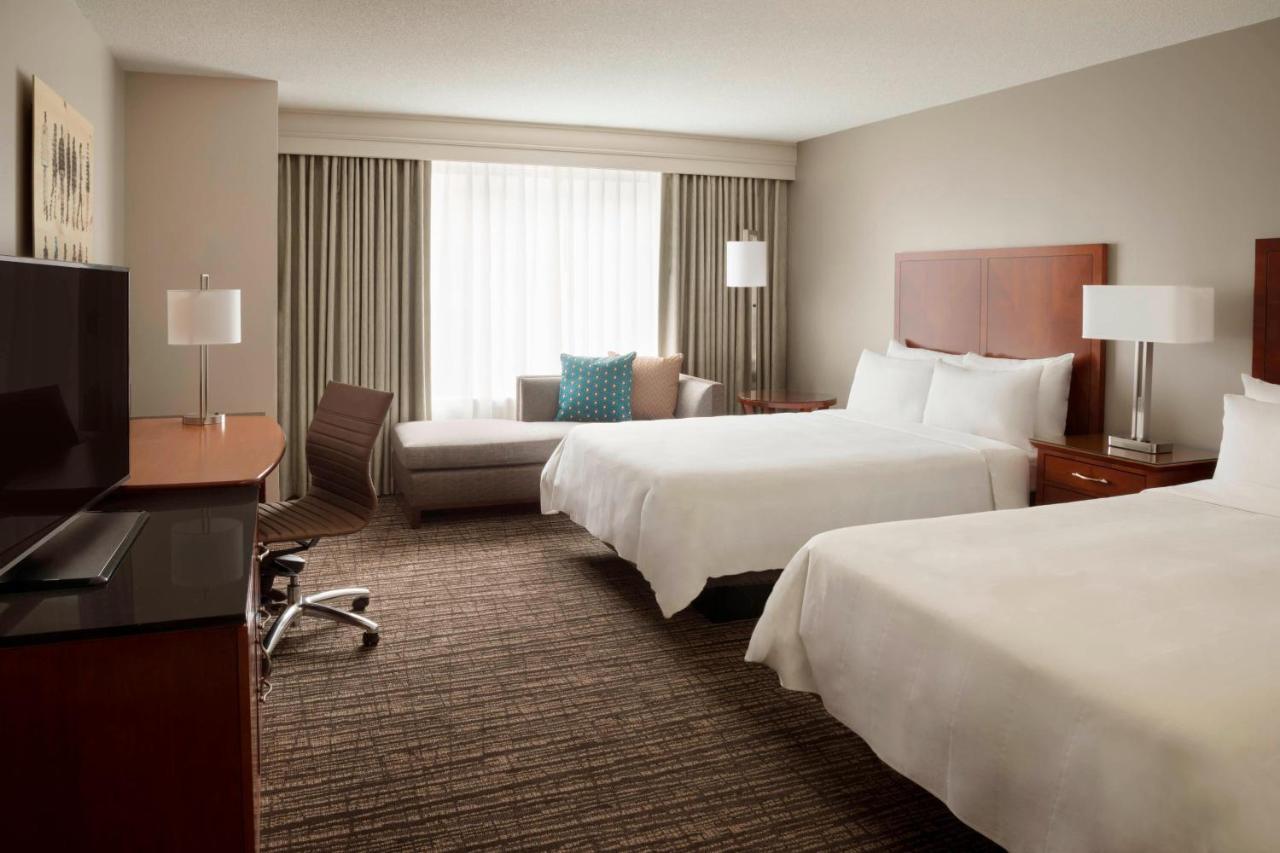 Marriott Downtown At Cf Toronto Eaton Centre Hotel Exterior photo