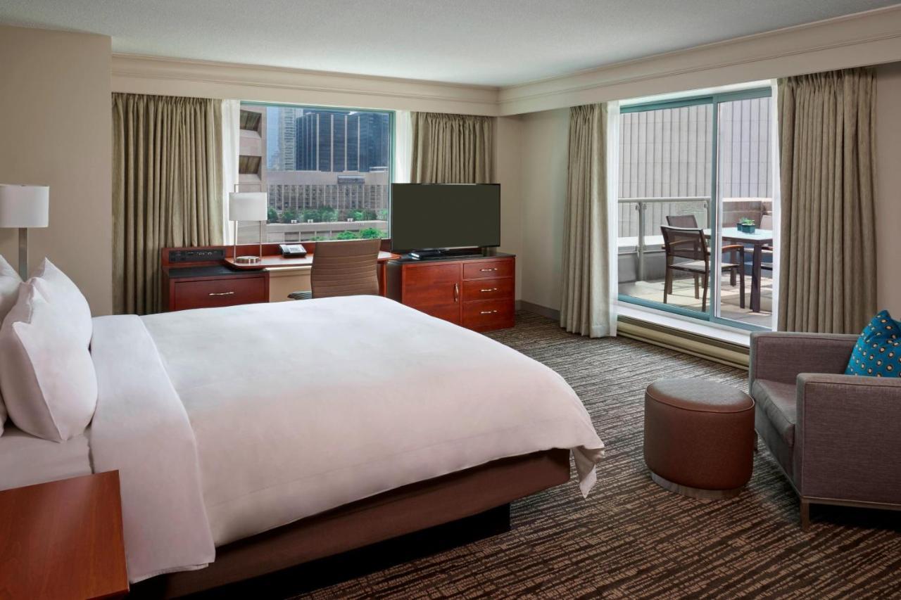 Marriott Downtown At Cf Toronto Eaton Centre Hotel Exterior photo